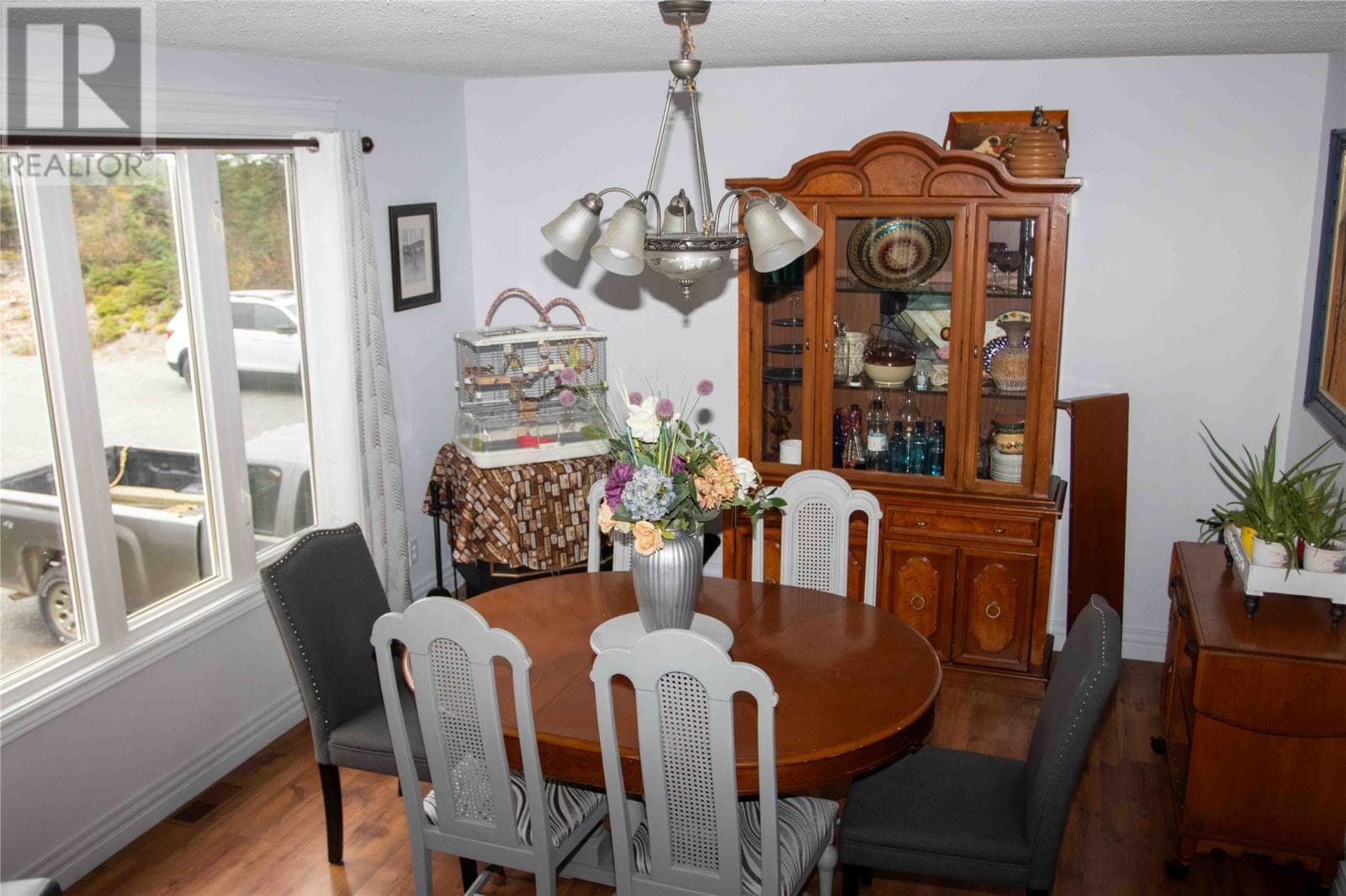 253 John Cabot Drive thumbnail 9