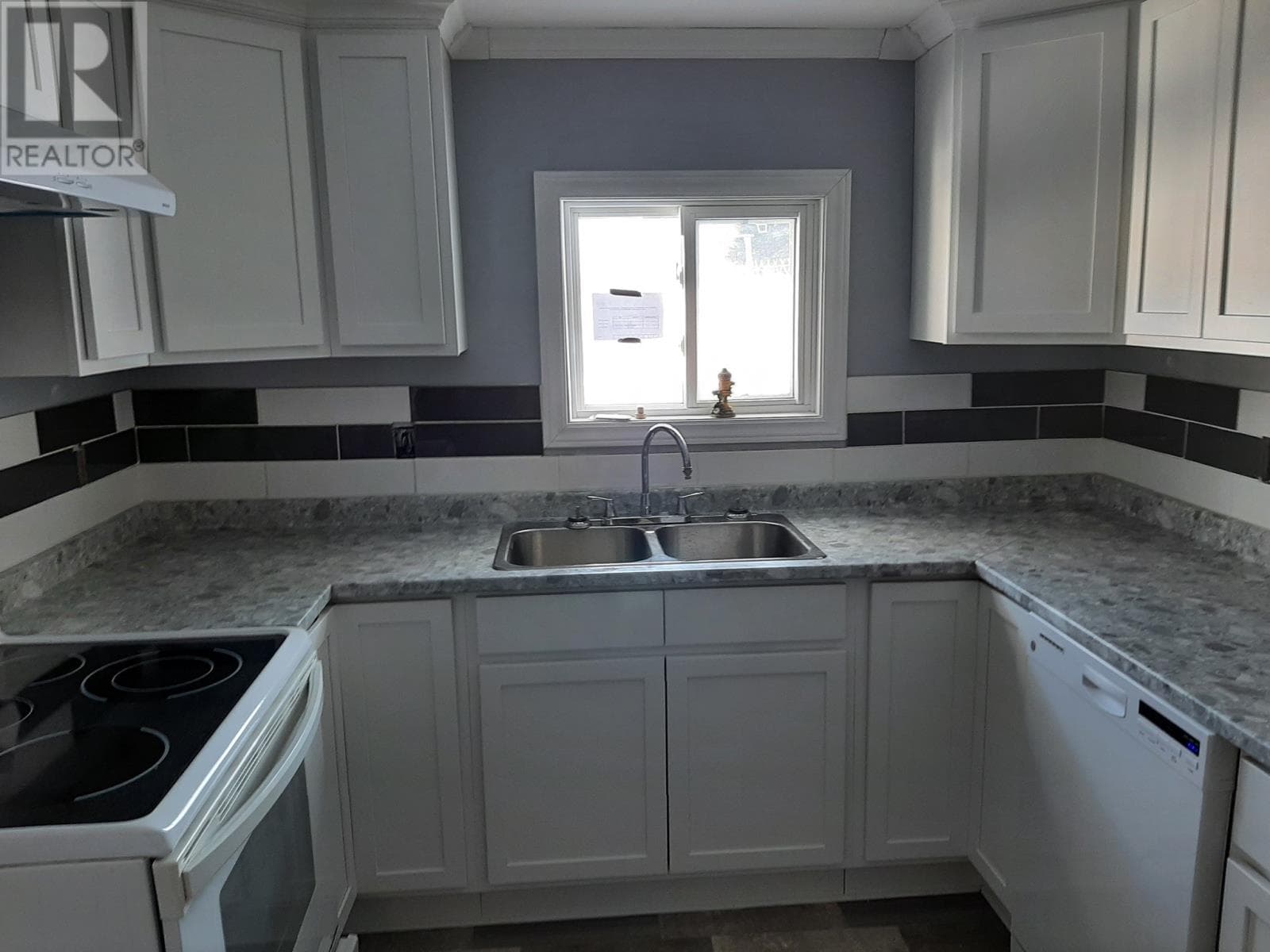 150 Bayview Street thumbnail 2