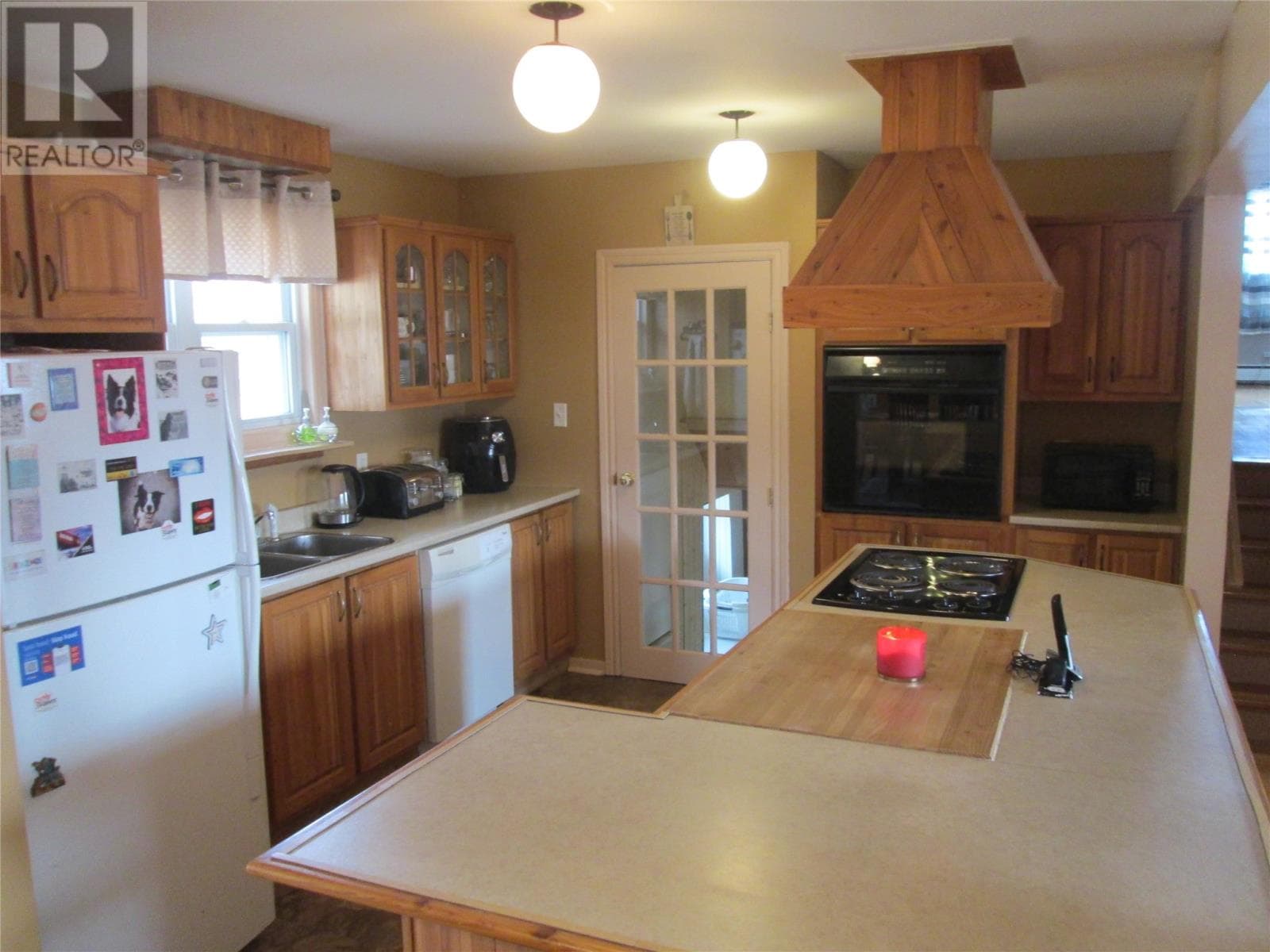 160 Goodyear Avenue thumbnail 9