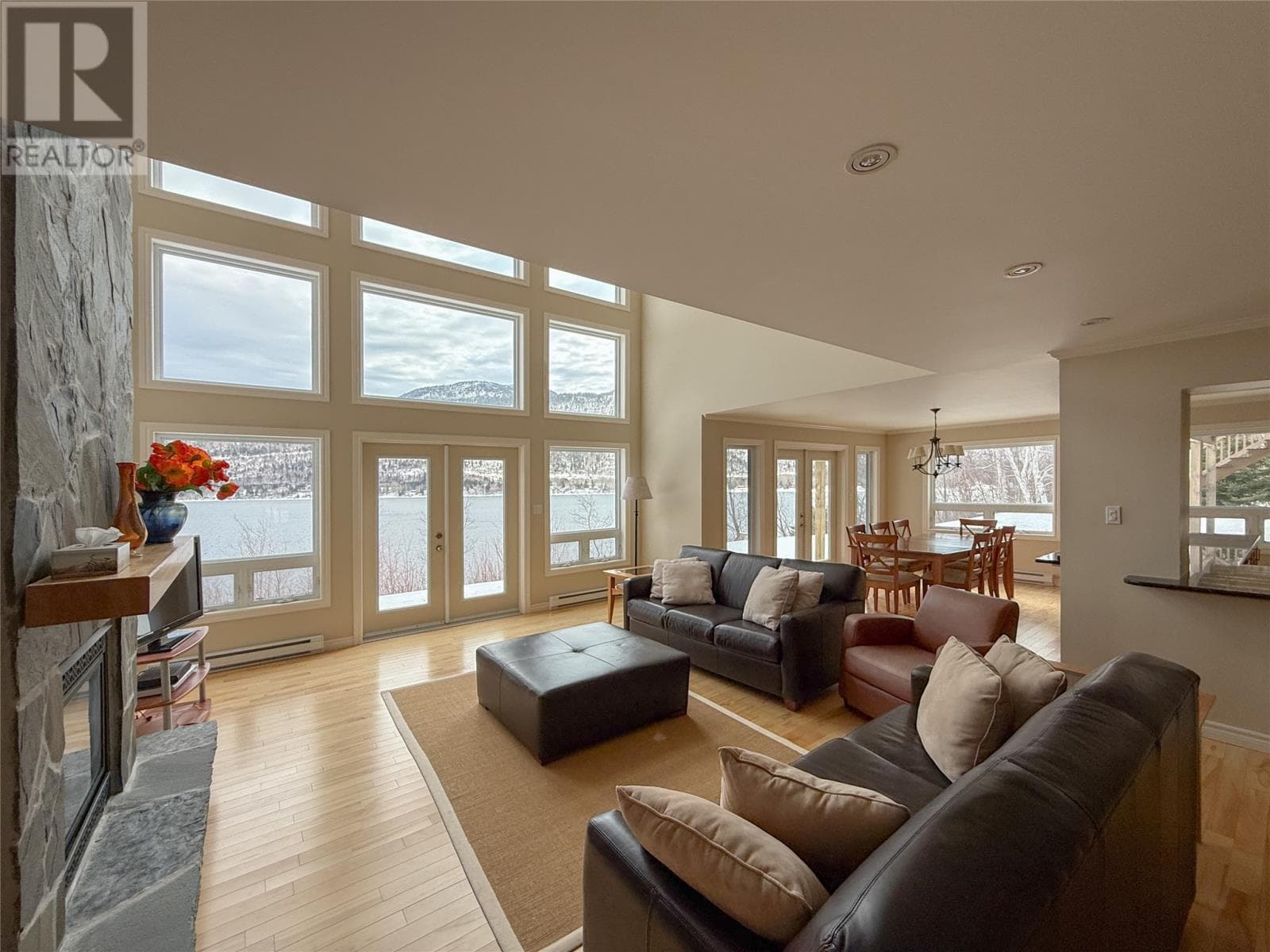 48 Lakeside Drive thumbnail 12
