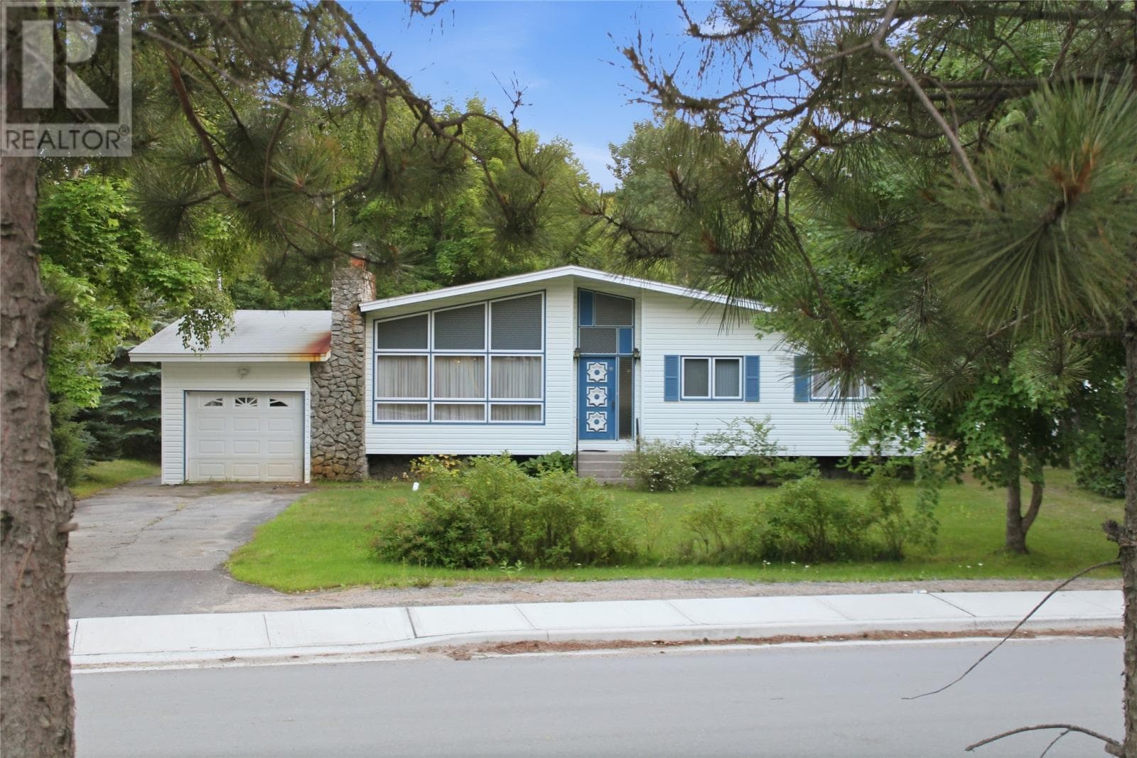 35 Pine Tree Road