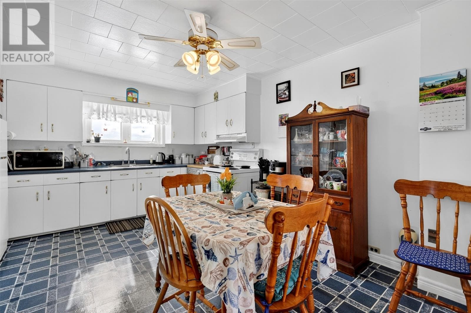 272 Bishops Cove Shore Road thumbnail 15