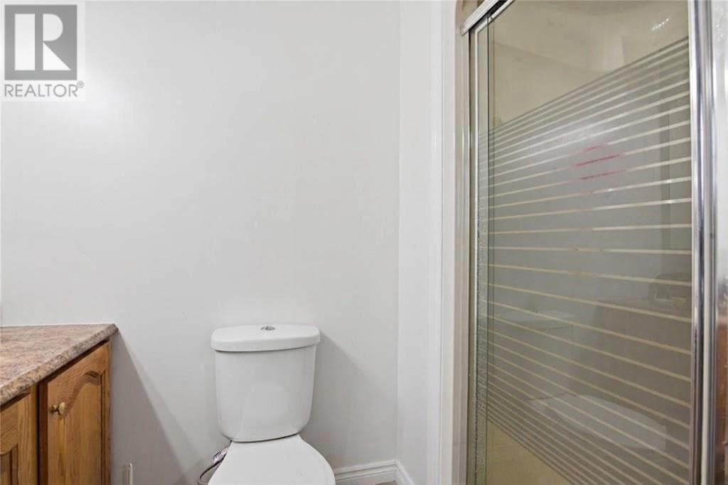 2 Henley Street thumbnail 15