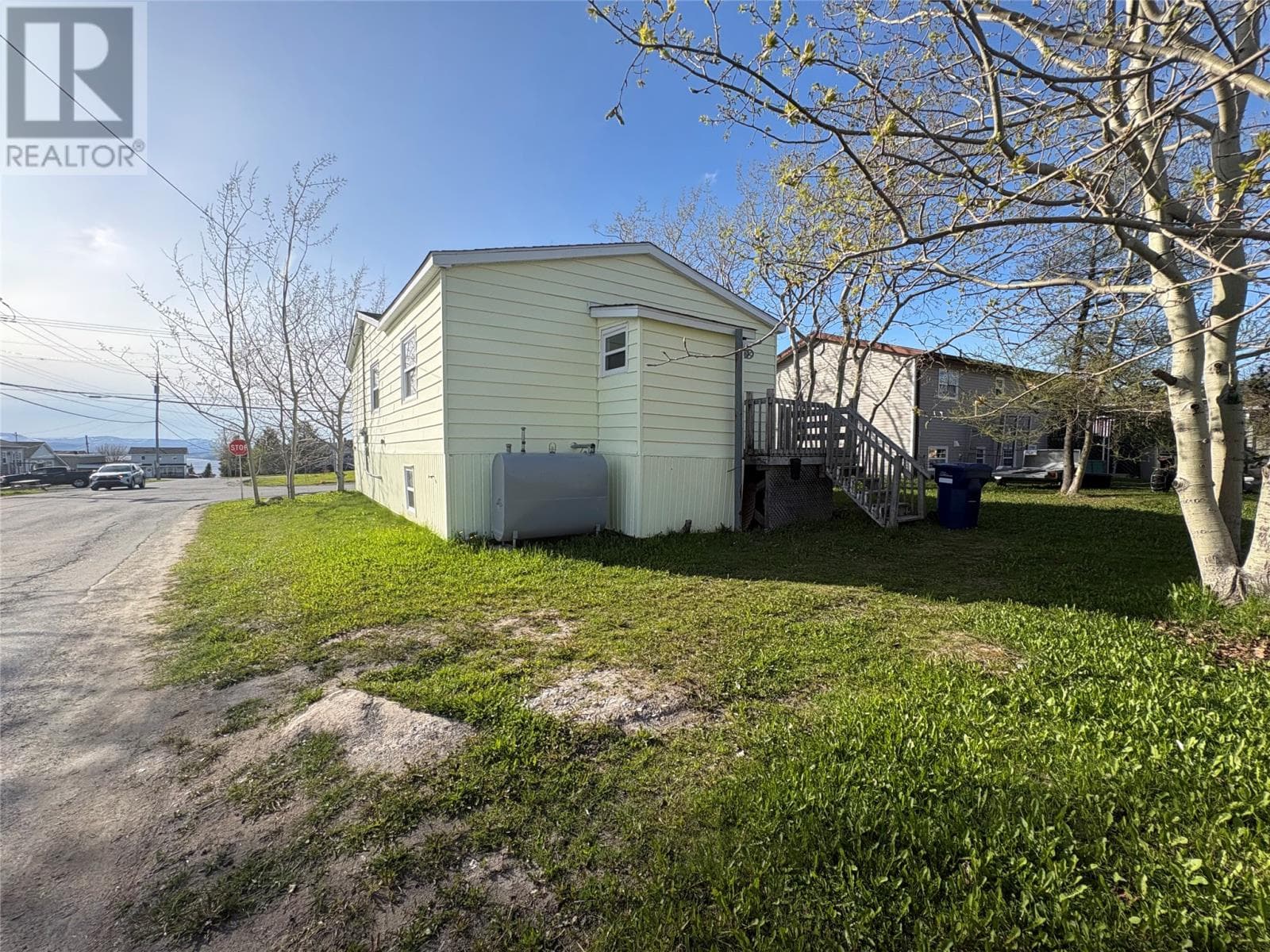 115 Premier Drive thumbnail 2