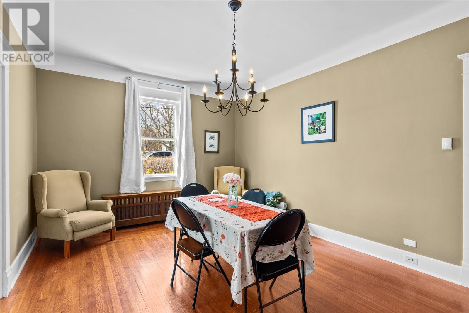 8 Glenridge Crescent thumbnail 10