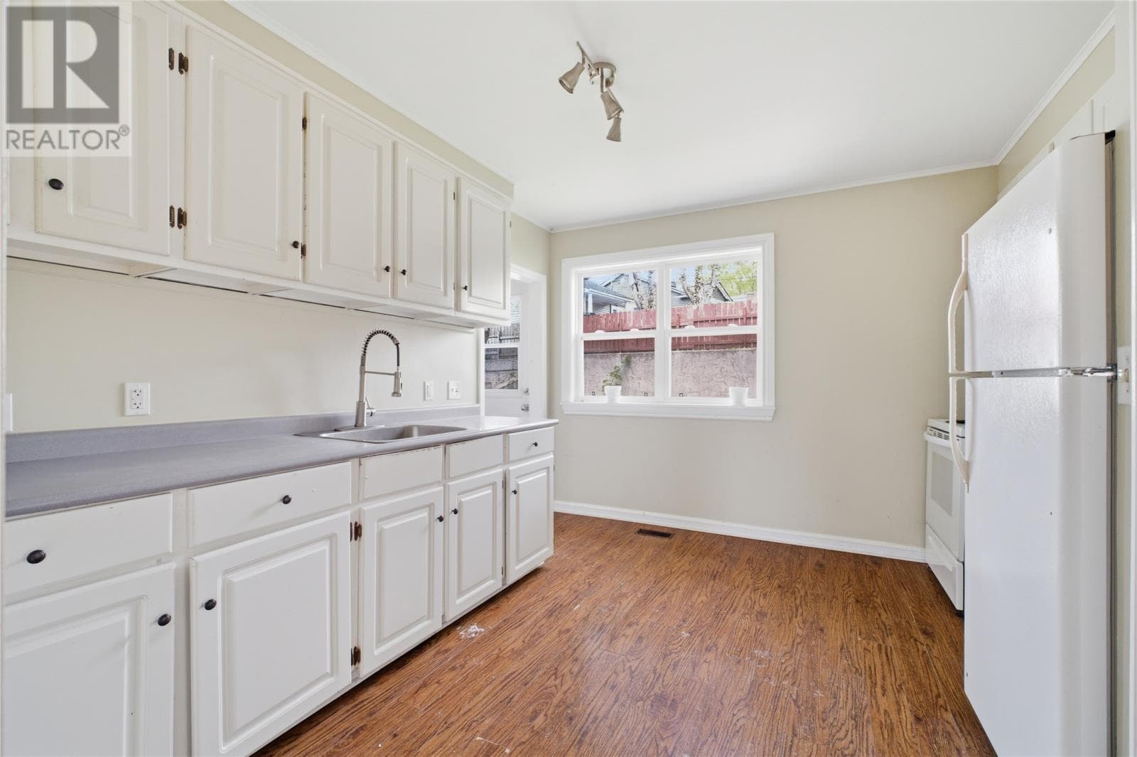 110 Cornwall Avenue thumbnail 7