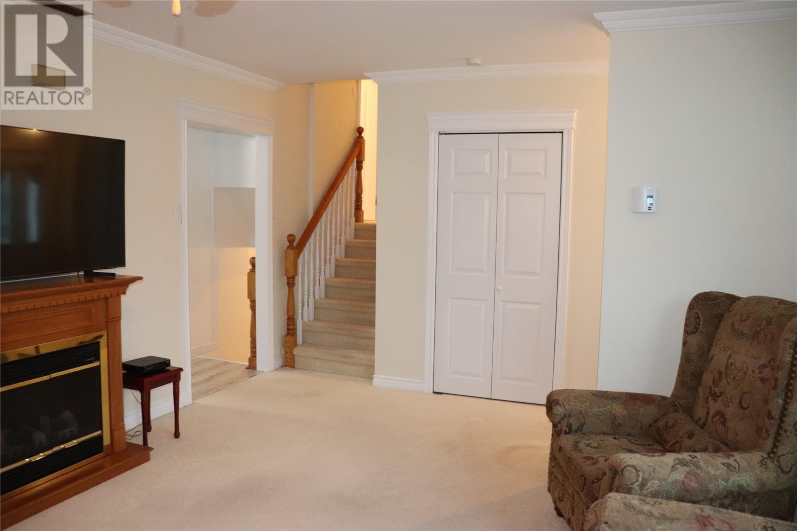 96 Colonial Avenue thumbnail 12