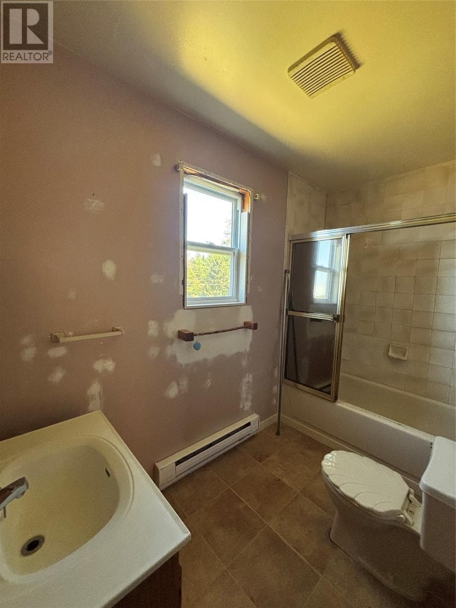 421-425 South East Road thumbnail 14