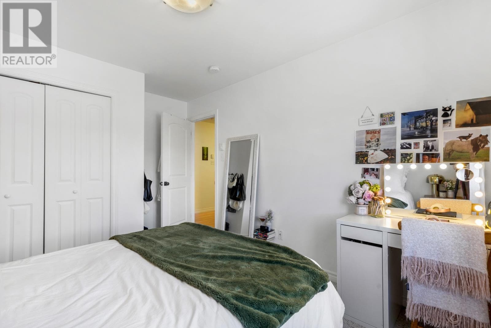 137 Great Eastern Avenue thumbnail 17
