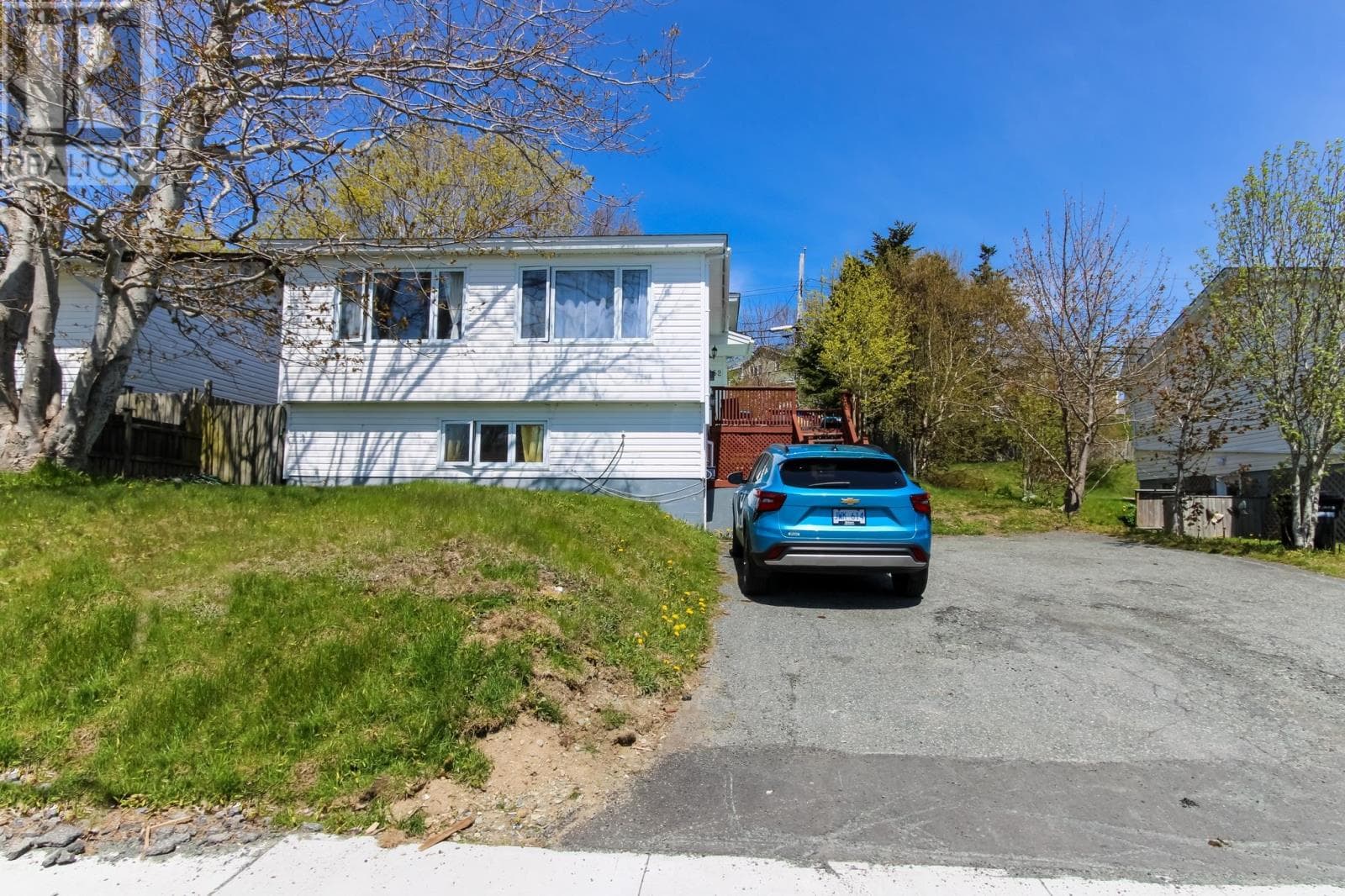 52 Canada Drive thumbnail 2