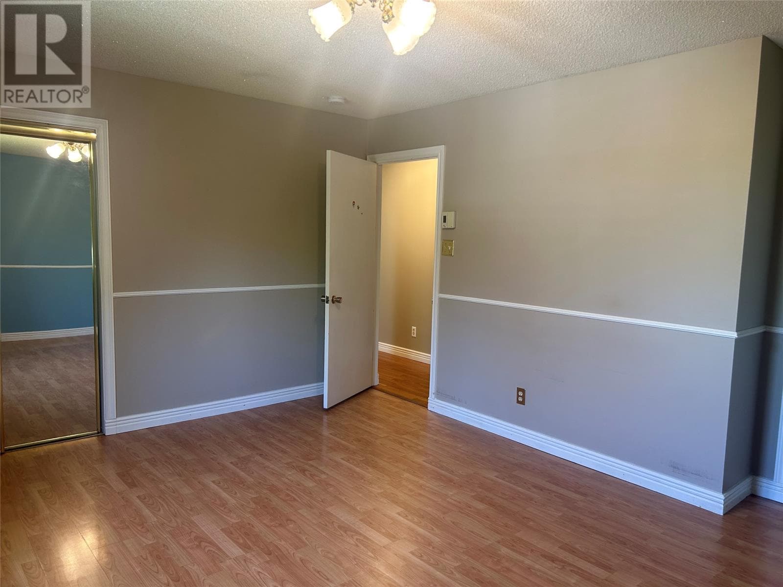 14 Gilbert Avenue thumbnail 17