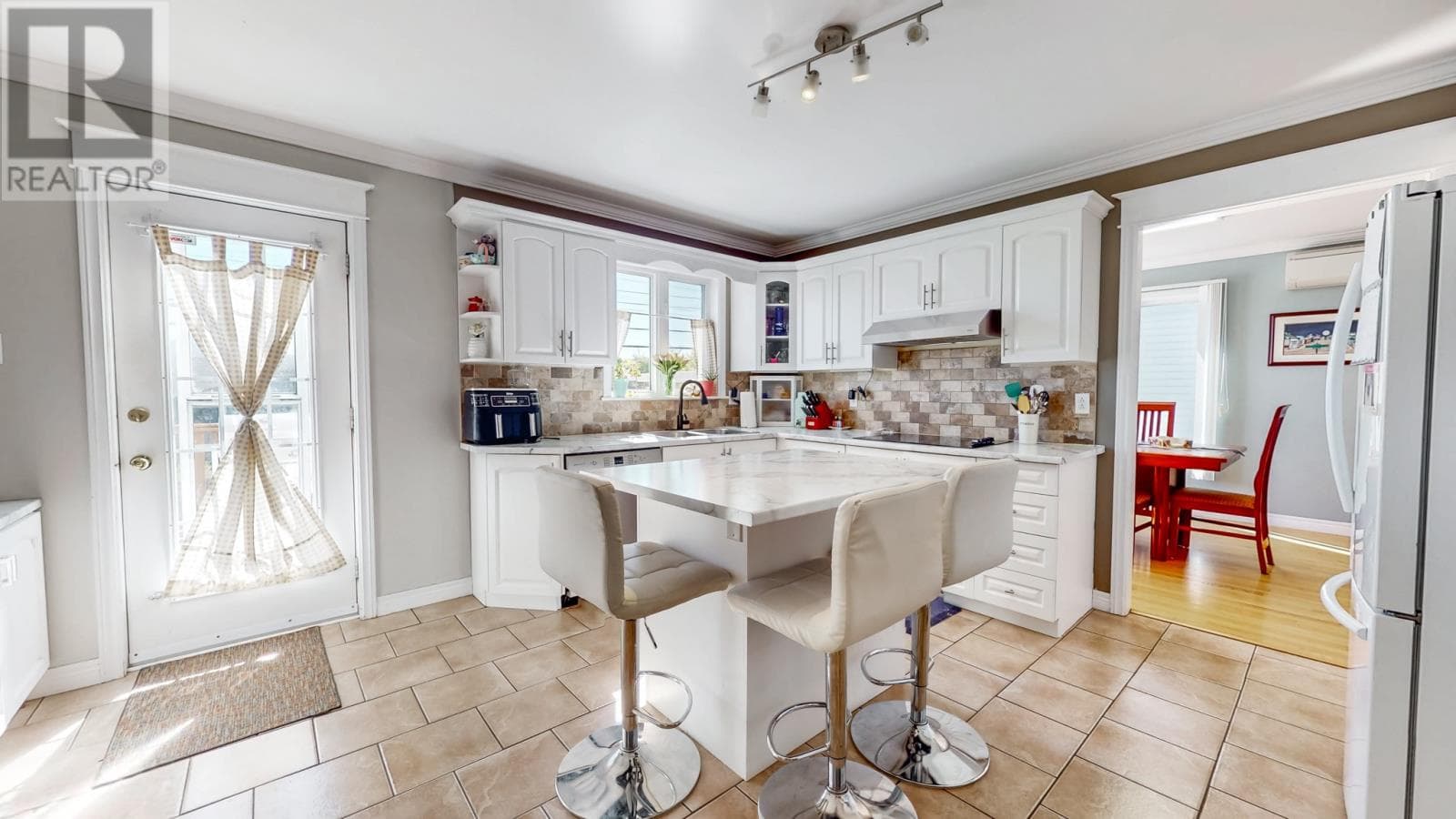 323 Stavanger Drive thumbnail 11
