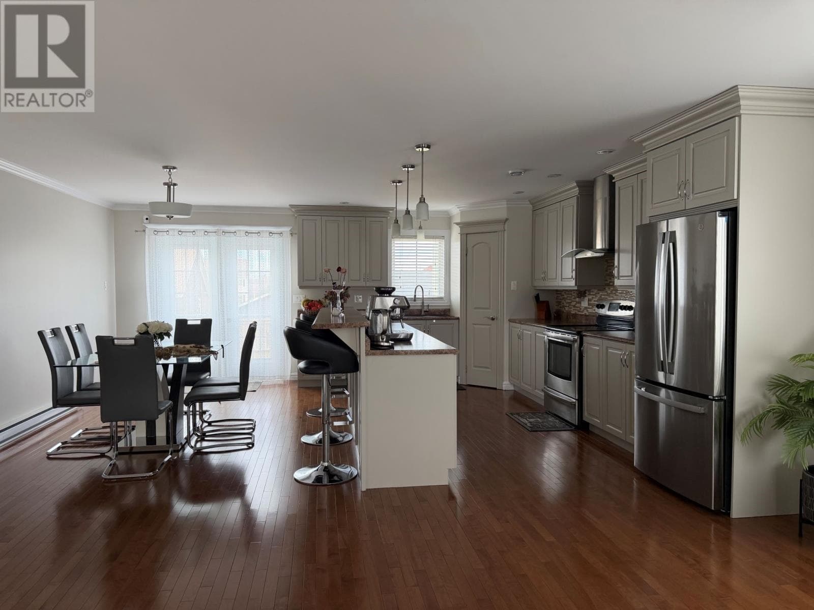 46 Payette Street thumbnail 3