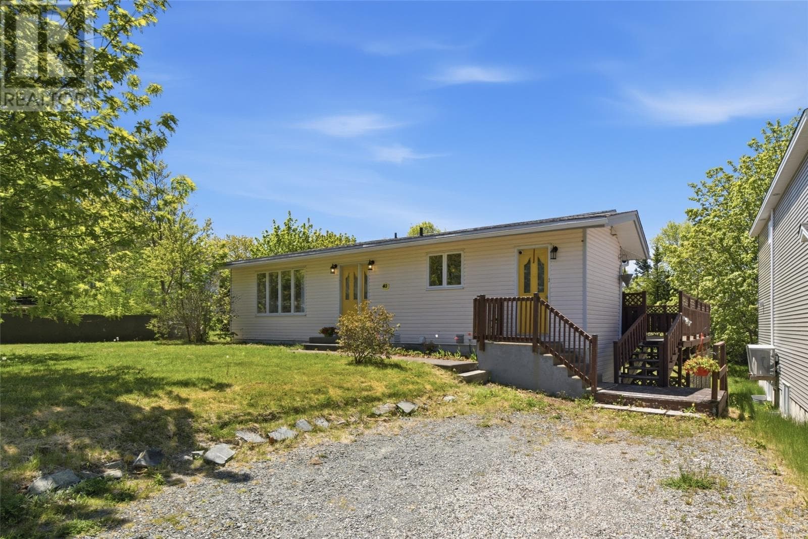 40 Squires Avenue