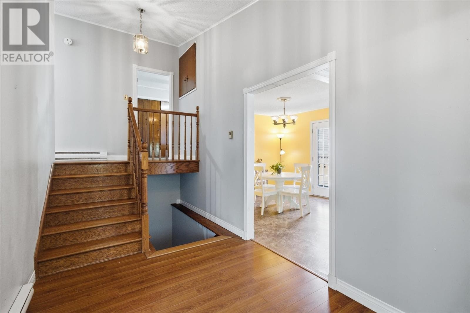 40 Squires Avenue thumbnail 4