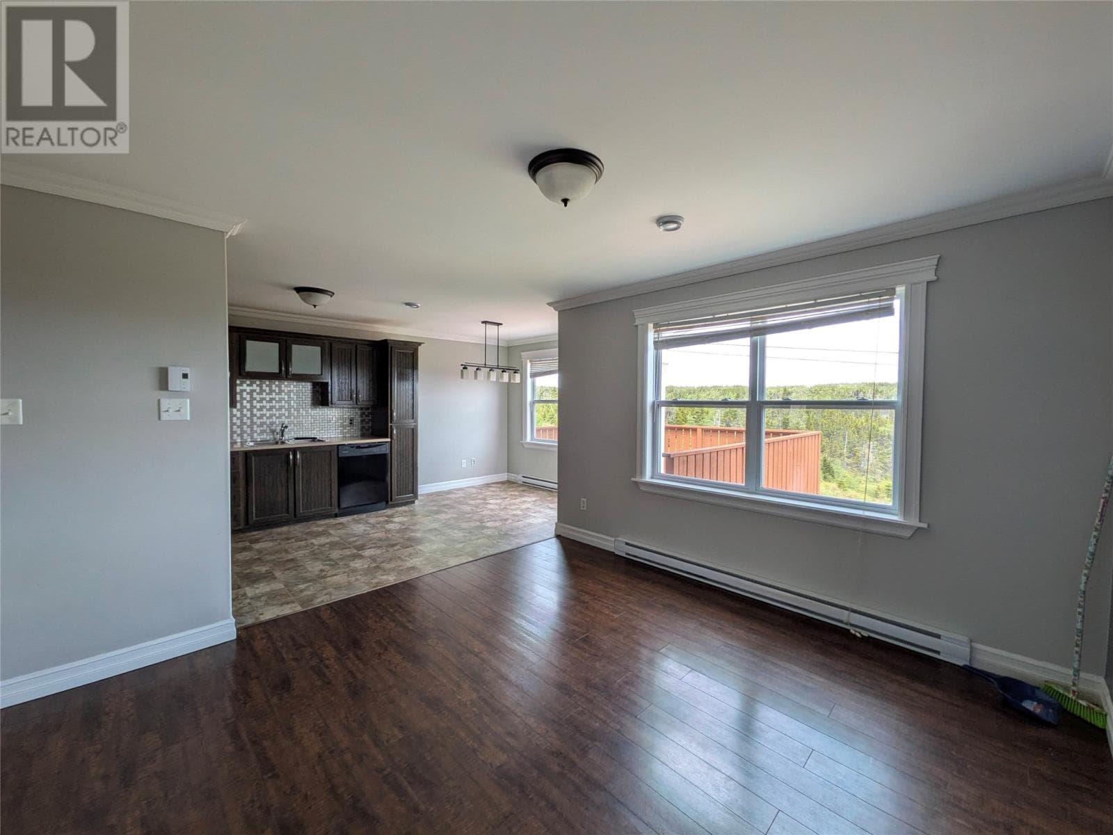 180 Ladysmith Drive thumbnail 2