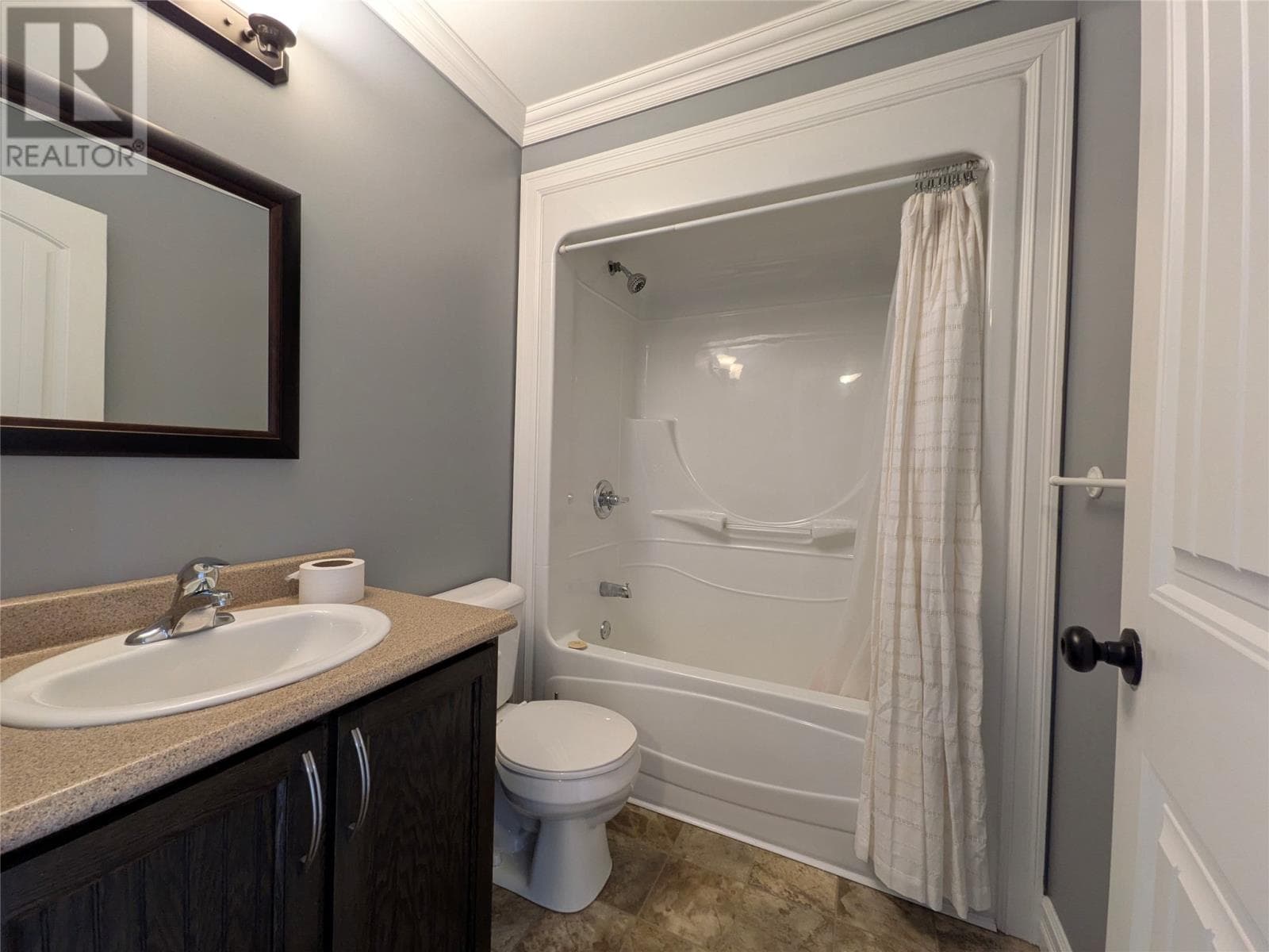 180 Ladysmith Drive thumbnail 5