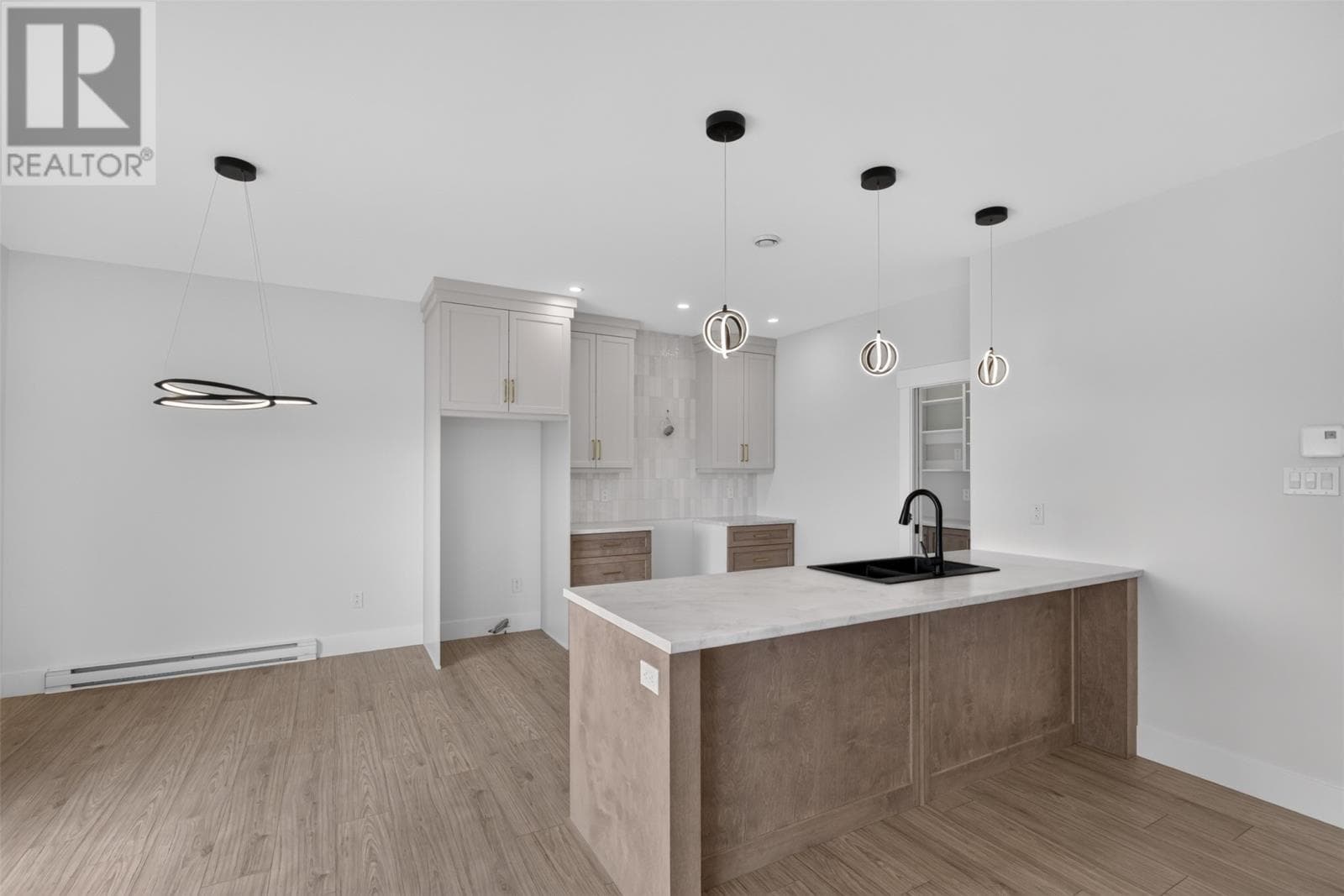 99 Trenton Drive thumbnail 11