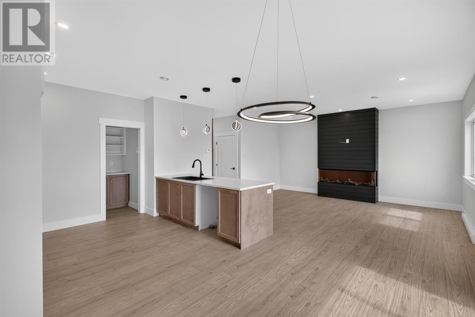 99 Trenton Drive thumbnail 15