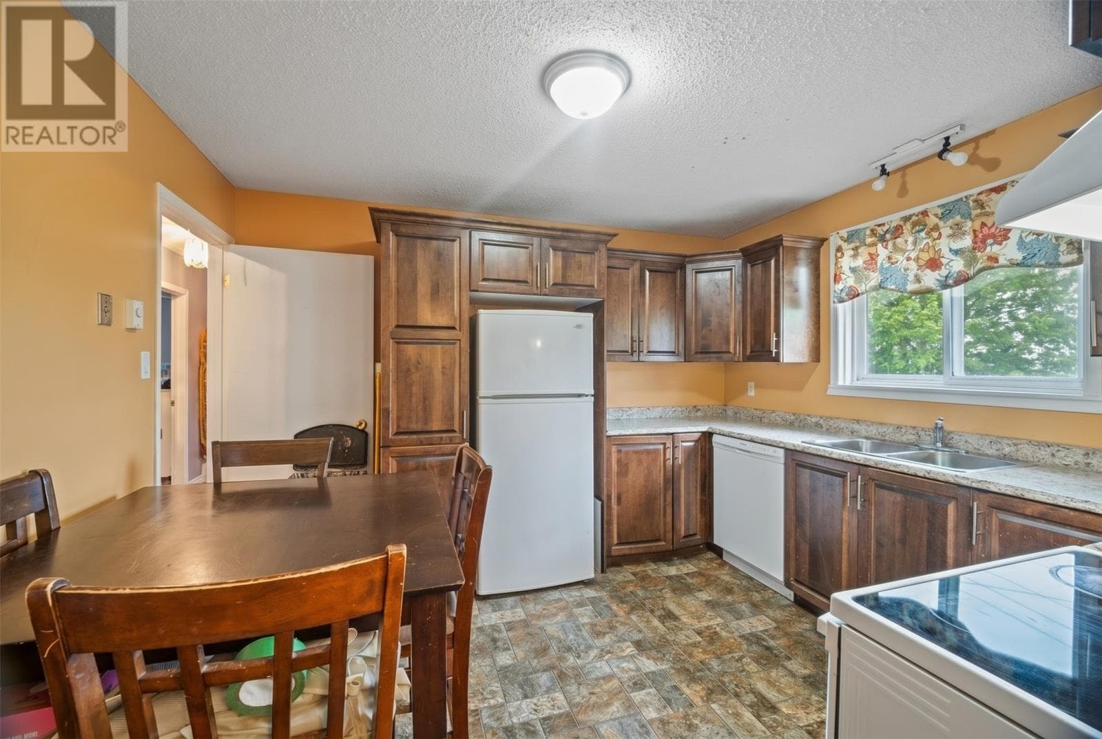 115 Frecker Drive thumbnail 12